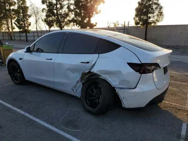5YJYGDEE5LF026464 2020 TESLA MODEL Y - Image 2