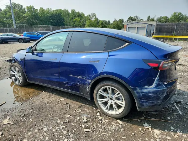 5YJYGDEE5LF030496 2020 TESLA MODEL Y - Image 2