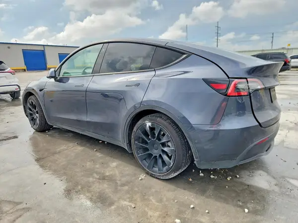 5YJYGDEE5LF040333 2020 TESLA MODEL Y - Image 2