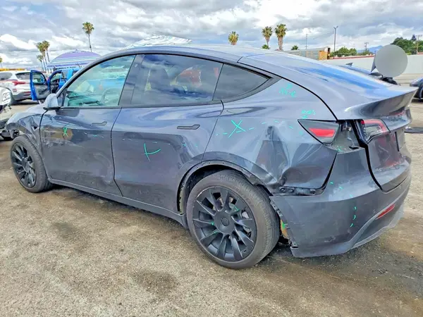 5YJYGDEE5LF045502 2020 TESLA MODEL Y - Image 2