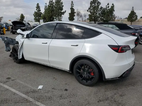 5YJYGDEE5LF053972 2020 TESLA MODEL Y - Image 2