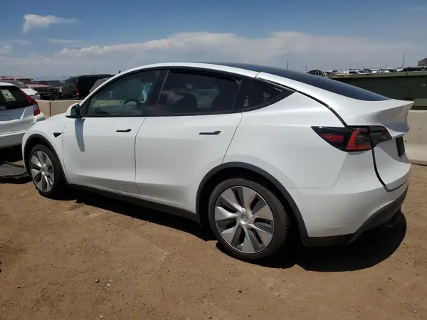 5YJYGDEE5MF074726 2021 TESLA MODEL Y - Image 2