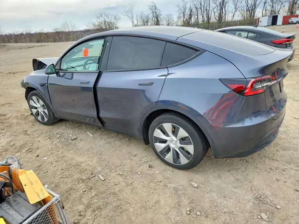 5YJYGDEE5MF082275 2021 TESLA MODEL Y - Image 2