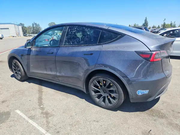 5YJYGDEE5MF084074 2021 TESLA MODEL Y - Image 2