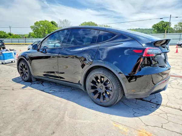 5YJYGDEE5MF089632 2021 TESLA MODEL Y - Image 2