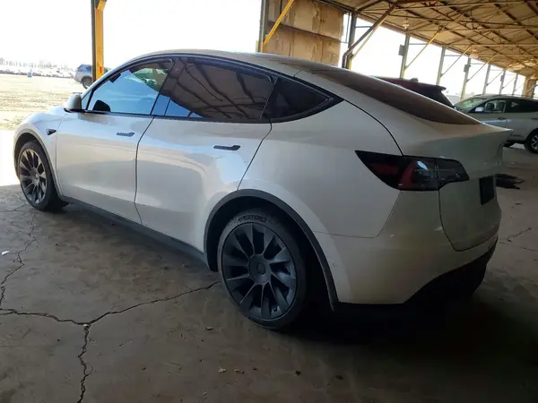 5YJYGDEE5MF097598 2021 TESLA MODEL Y - Image 2