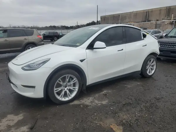 5YJYGDEE5MF100032 2021 TESLA MODEL Y - Image 1