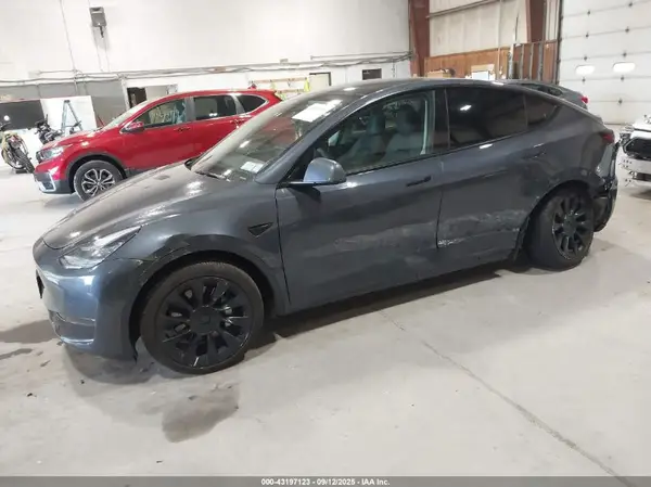 5YJYGDEE5MF111497 2021 TESLA MODEL Y - Image 2