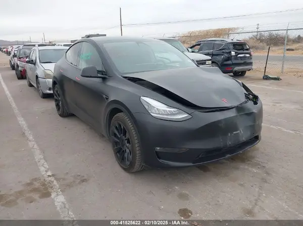 5YJYGDEE5MF111774 2021 TESLA MODEL Y - Image 1