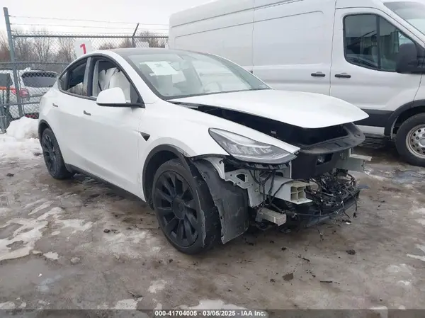 5YJYGDEE5MF112262 2021 TESLA MODEL Y - Image 1