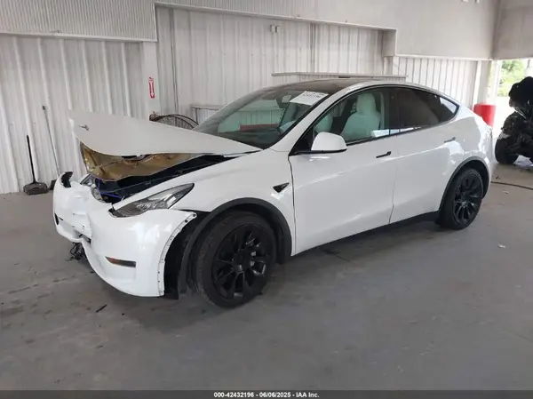 5YJYGDEE5MF119695 2021 TESLA MODEL Y - Image 2