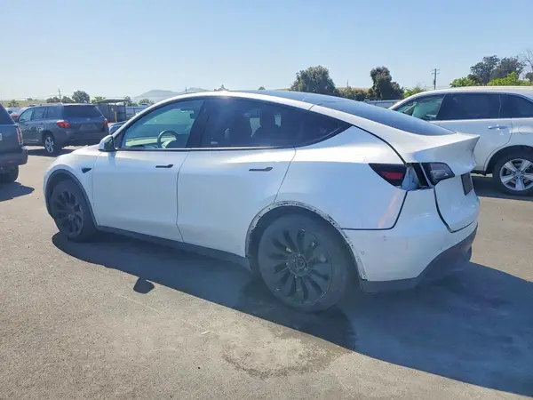 5YJYGDEE5MF122502 2021 TESLA MODEL Y - Image 2