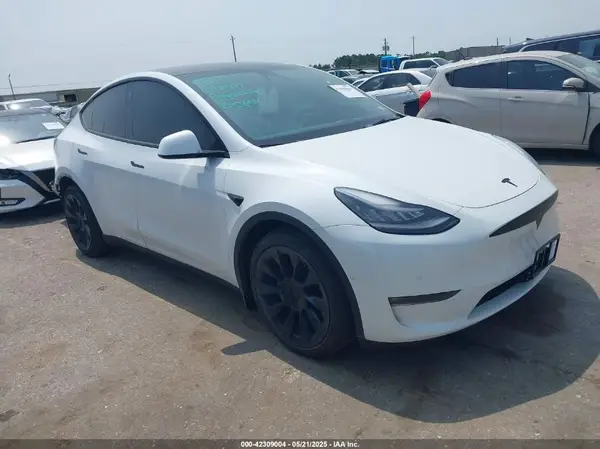 5YJYGDEE5MF124010 2021 TESLA MODEL Y - Image 1