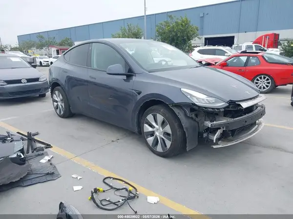 5YJYGDEE5MF140613 2021 TESLA MODEL Y - Image 1