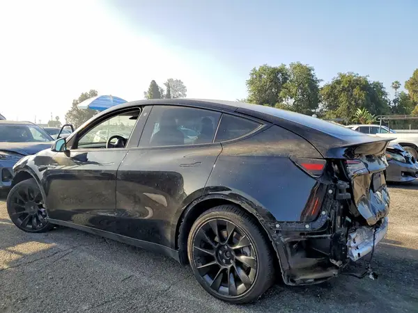 5YJYGDEE5MF141485 2021 TESLA MODEL Y - Image 2