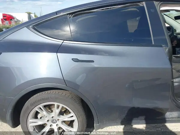 5YJYGDEE5MF142510 2021 TESLA MODEL Y - Image 8