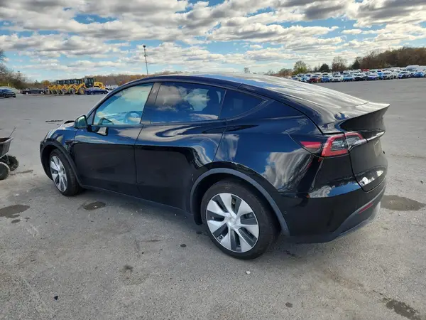 5YJYGDEE5MF145813 2021 TESLA MODEL Y - Image 2
