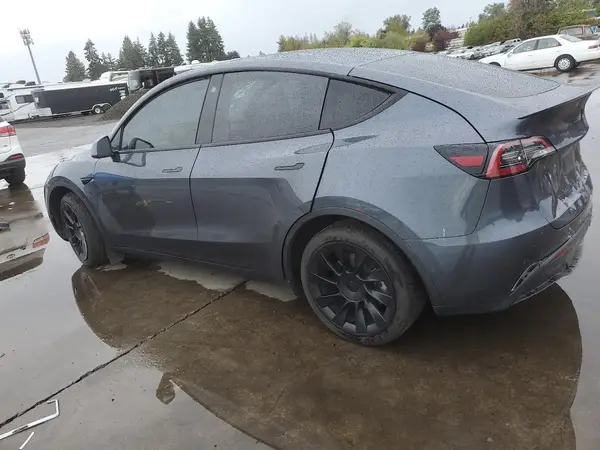 5YJYGDEE5MF148419 2021 TESLA MODEL Y - Image 2