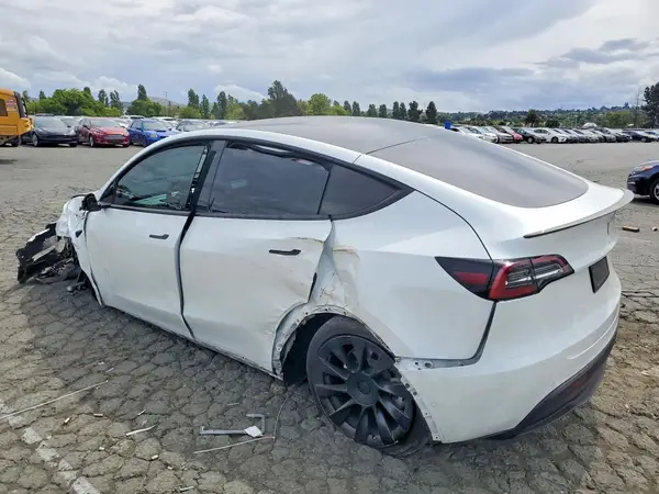 5YJYGDEE5MF151868 2021 TESLA MODEL Y - Image 2