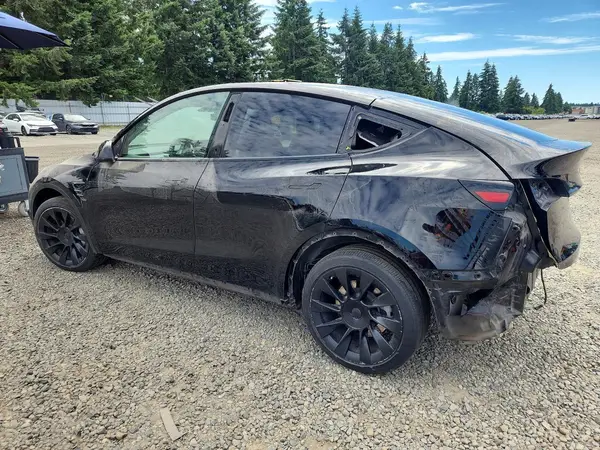 5YJYGDEE5MF160375 2021 TESLA MODEL Y - Image 2