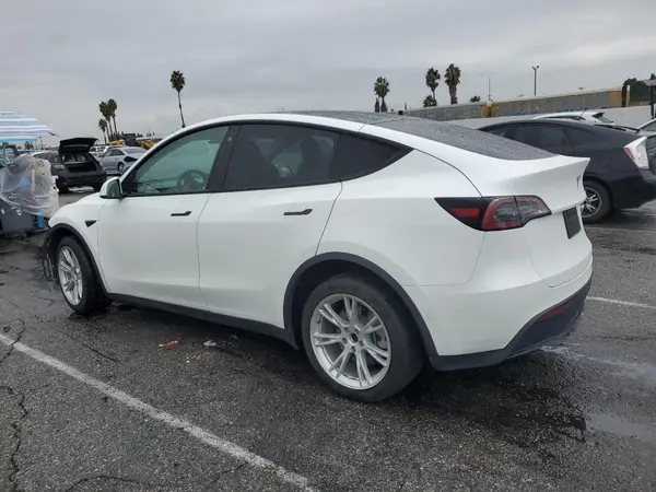 5YJYGDEE5MF173255 2021 TESLA MODEL Y - Image 2
