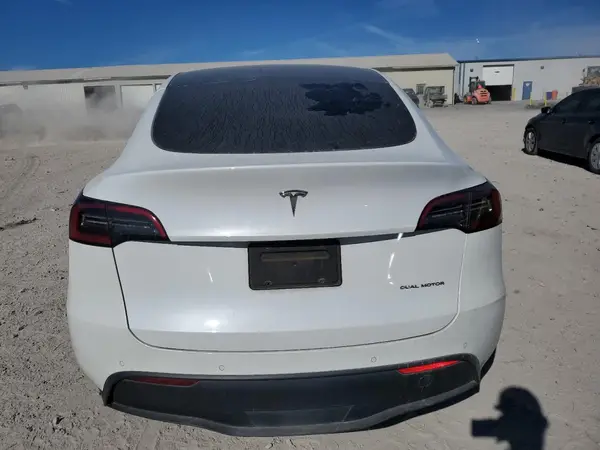 2021 TESLA MODEL Y auction photo 6