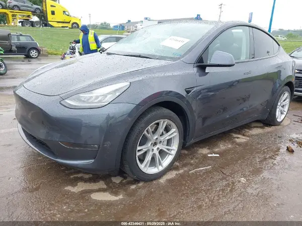 5YJYGDEE5MF175295 2021 TESLA MODEL Y - Image 2