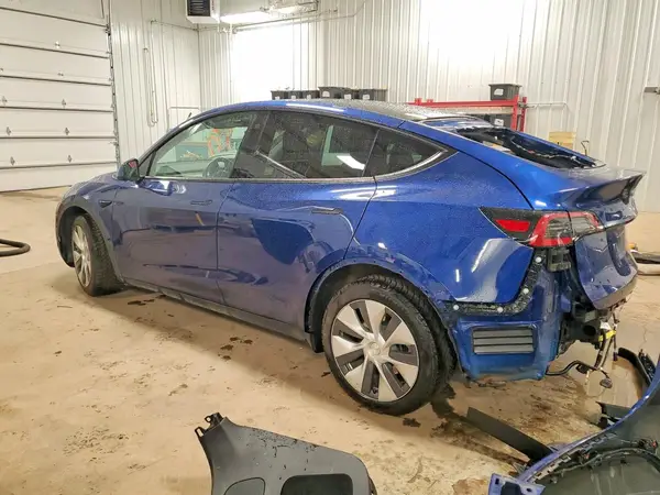 5YJYGDEE5MF180089 2021 TESLA MODEL Y - Image 2