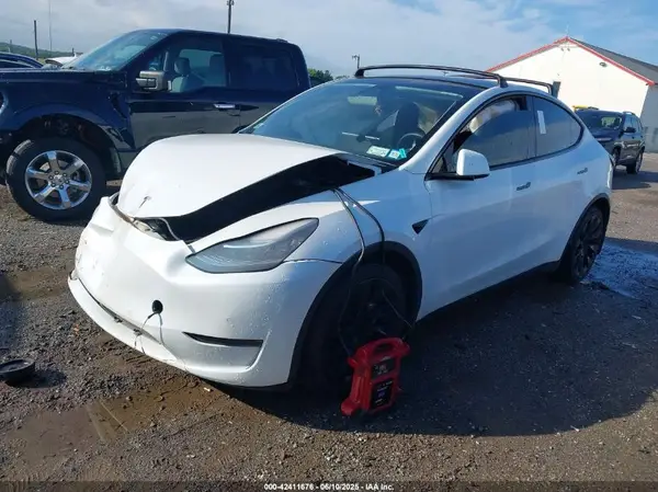 5YJYGDEE5MF184000 2021 TESLA MODEL Y - Image 2