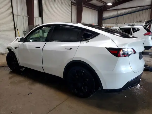 5YJYGDEE5MF187155 2021 TESLA MODEL Y - Image 2