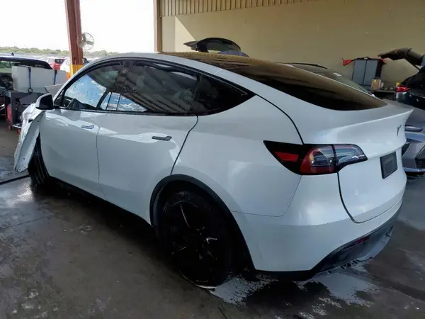 5YJYGDEE5MF190377 2021 TESLA MODEL Y - Image 2