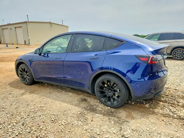 5YJYGDEE5MF198673 2021 TESLA MODEL Y - Image 2