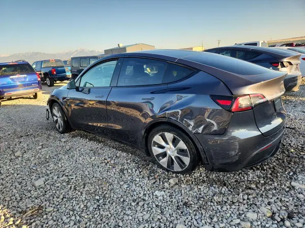 5YJYGDEE5MF208957 2021 TESLA MODEL Y - Image 2