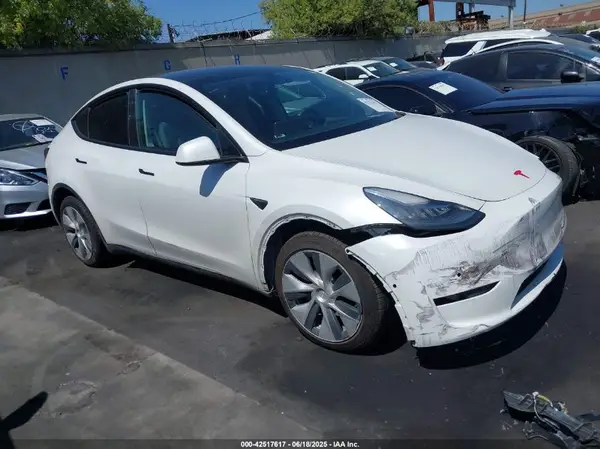 5YJYGDEE5MF214886 2021 TESLA MODEL Y - Image 1