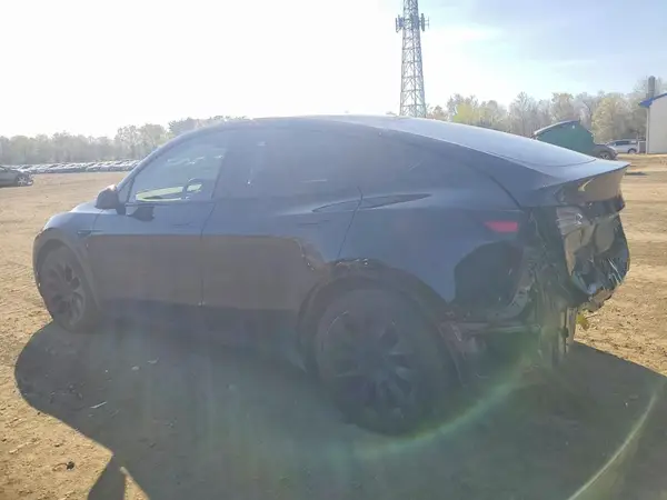 5YJYGDEE5MF219196 2021 TESLA MODEL Y - Image 2