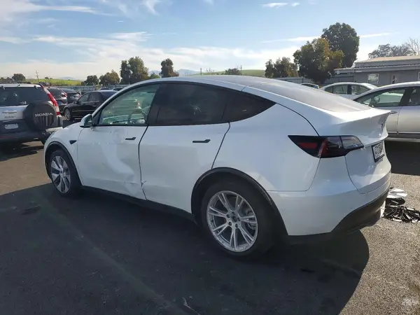 5YJYGDEE5MF224415 2021 TESLA MODEL Y - Image 2