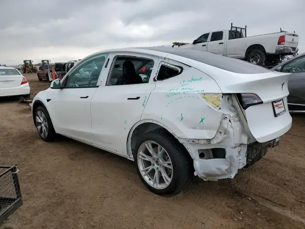 5YJYGDEE5MF244969 2021 TESLA MODEL Y - Image 2