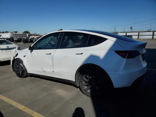 5YJYGDEE5MF250934 2021 TESLA MODEL Y - Image 2