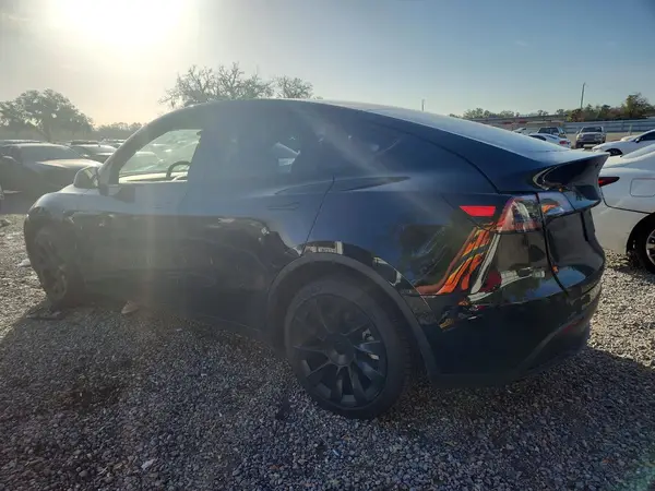 5YJYGDEE5MF255759 2021 TESLA MODEL Y - Image 2