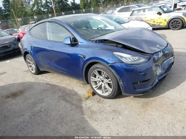 5YJYGDEE5MF260055 2021 TESLA MODEL Y - Image 1