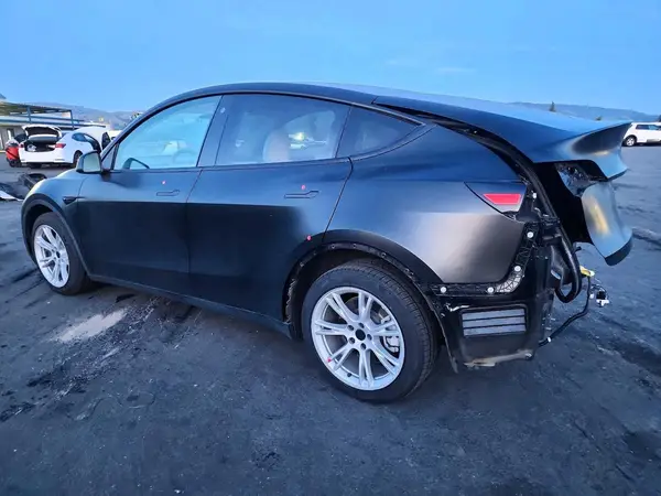 5YJYGDEE5MF269208 2021 TESLA MODEL Y - Image 2