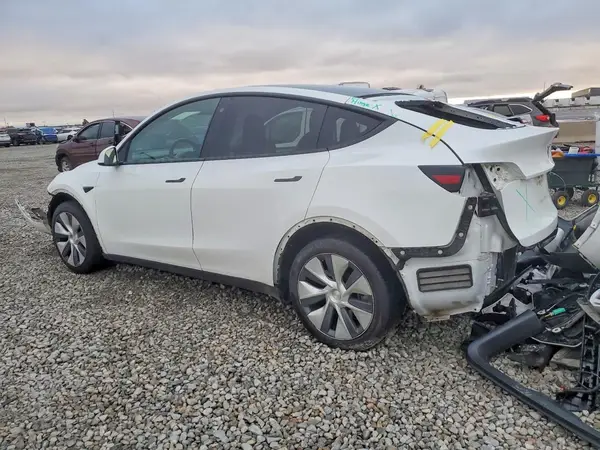 5YJYGDEE5MF269743 2021 TESLA MODEL Y - Image 2