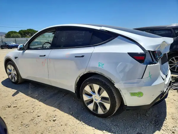 5YJYGDEE5MF271153 2021 TESLA MODEL Y - Image 2
