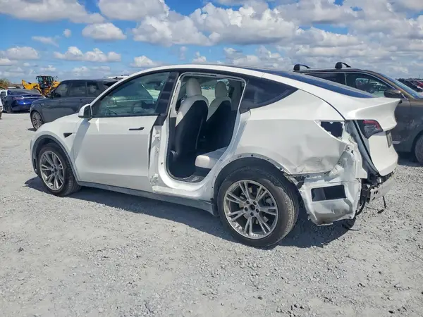 5YJYGDEE5MF283559 2021 TESLA MODEL Y - Image 2