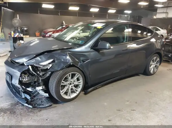 5YJYGDEE5MF293525 2021 TESLA MODEL Y - Image 2