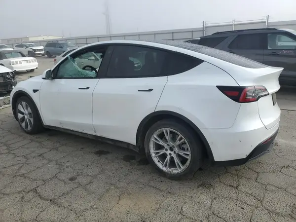 5YJYGDEE5MF304619 2021 TESLA MODEL Y - Image 2