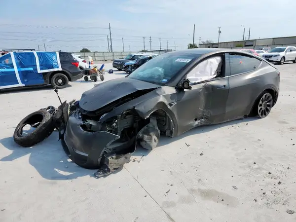 5YJYGDEE6LF010967 2020 TESLA MODEL Y - Image 1