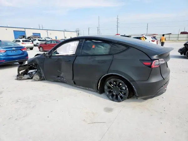 5YJYGDEE6LF010967 2020 TESLA MODEL Y - Image 2