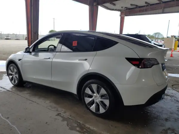 5YJYGDEE6LF032256 2020 TESLA MODEL Y - Image 2