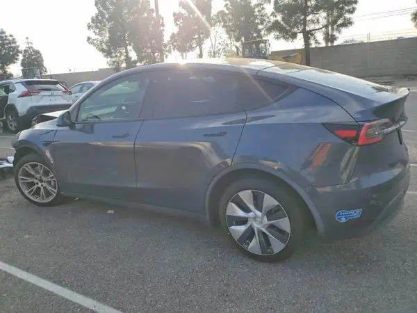 5YJYGDEE6MF064061 2021 TESLA MODEL Y - Image 2